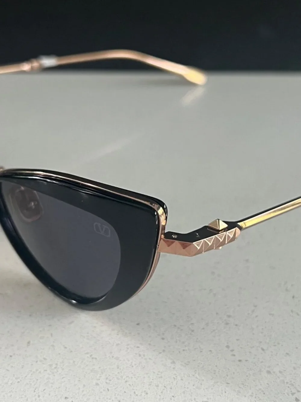VALENTINO GARAVANI 50VLS102A Rockstud cat-eye sunglasses
